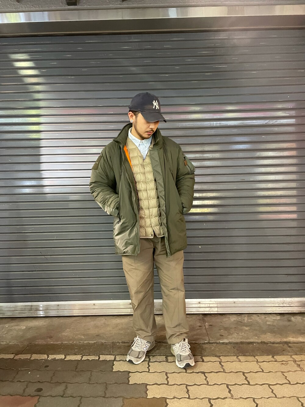 「AVIREX、BEAVER、WILDTHINGS、BEAVER上野」｜「WILD THINGSのAVIREX × WILDTHINGS / アヴィレックス×ワイルドシングス　MONSTER PARKA モンスターパーカー 6112180（ダウンジャケット/コート、グリーン系）」を使った、Turkeyさん（メンズ・173cm）の秋コーディネートの1枚目の写真