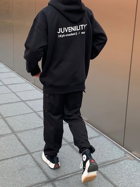 「JW Anderson（ジェイダブリューアンダーソン）のアイテム（スニーカー）」を使った、kaitoさん（メンズ・176cm）の秋コーディネート
