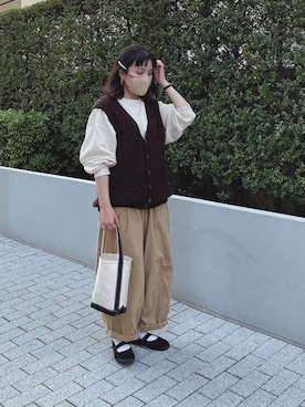 「ニットベスト」｜「アイテム（スウェット）」を使った、Yukaさん（レディース・156cm）の秋コーディネート