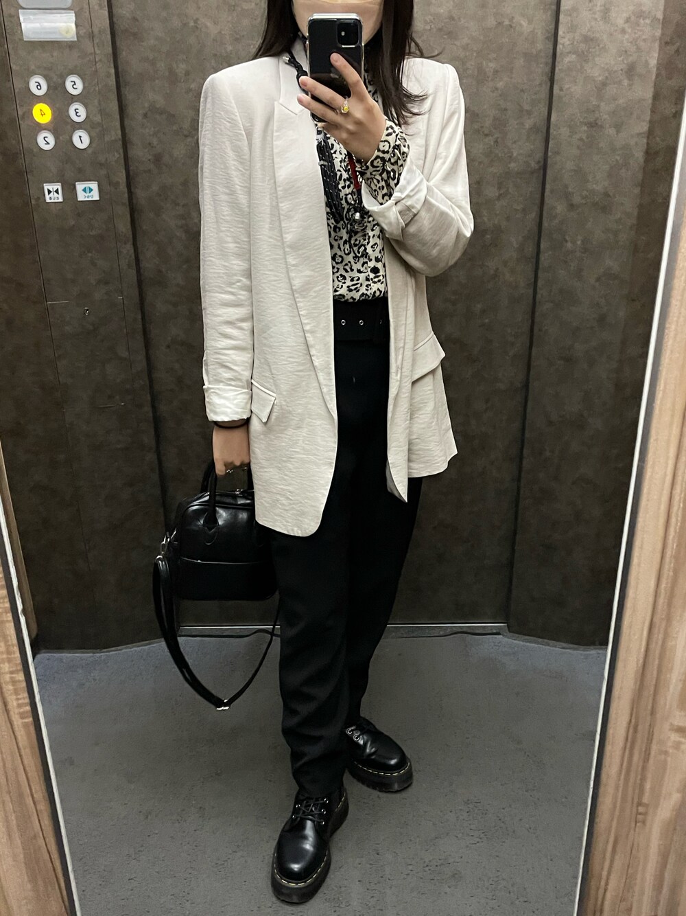 「ジャケット、ジャケットスタイル、シャツ、シャツスタイル、レオパード、ZARA、Dr.Martens、Topologie、プチプラ、プチプラコーデ、大学生、大学生コーデ、2022」｜「Dr. Martensの【Dr.martens/ドクターマーチン】厚底ブーツ  QUAD RETRO JADON 8EYE BOOT 15265001（ブーツ、ブラック系）」を使った、ぴさん（レディース・163cm）の冬コーディネートの1枚目の写真