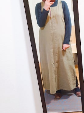 「スリット」｜「アイテム（ジャンパースカート）」を使った、肉山おにくさん（レディース・158cm）の冬コーディネート