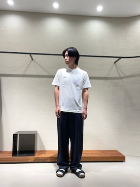 「URBAN RESEARCH DOORS（アーバンリサーチドアーズ）のトロピカルライク イージーパンツ（Pants、グレー系）」を使った、柳田倫太郎さん（メンズ・174cm）の夏コーディネート