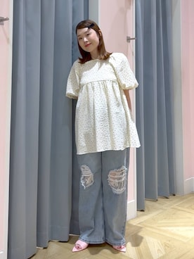 「LOWRYS FARM（ローリーズファーム）のレースデニム　601055（デニムパンツ、ブルー系）」を使った、aikaさん（レディース・160cm）の夏コーディネート