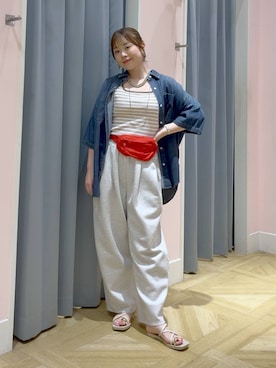 「LOWRYS FARM（ローリーズファーム）のカットイージーコクーンパンツ　292362（スウェットパンツ、グレー系）」を使った、aikaさん（レディース・160cm）の夏コーディネート