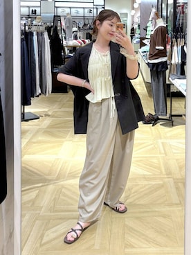 「LOWRYS FARM（ローリーズファーム）のイージーワイドカーブパンツ 327286（その他パンツ、ベージュ系）」を使った、aikaさん（レディース・160cm）の夏コーディネート