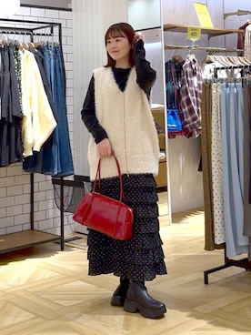 「LOWRYS FARM（ローリーズファーム）のアイテム（ベスト）」を使った、aikaさん（レディース・160cm）の秋コーディネート