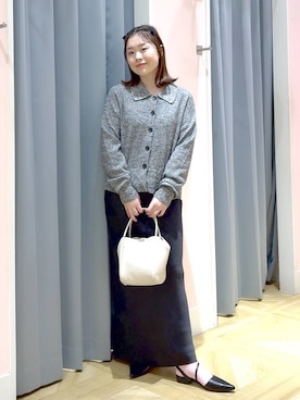 「LOWRYS FARM（ローリーズファーム）のストレッチサテンスカート　 290120（スカート、ブラック系）」を使った、aikaさん（レディース・160cm）の春コーディネート