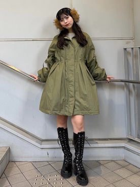 「アイテム（イヤーマフ）」を使った、MIUさん（レディース・162cm）の秋コーディネート