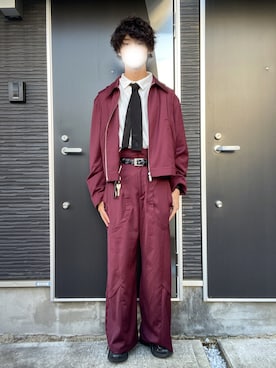 「soerte（ソエルテ）のWide Straight Curve Tuck Trousers / ワイドストレートカーブタックスラックス（スラックス、レッド系）」を使った、Tomoyaさん（メンズ・180cm）の春コーディネート