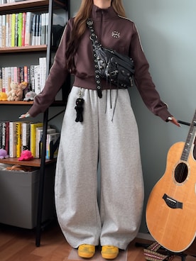 「ジャージ」｜「アイテム（バッグ）」を使った、側湾症ネキさん（レディース・155cm）の秋コーディネート