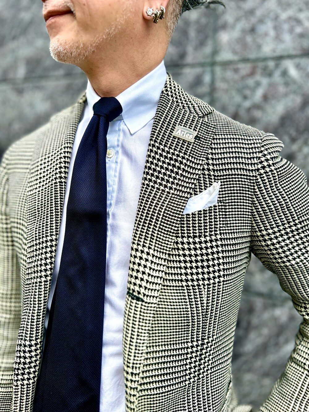 「大人カジュアル、シンプルコーデ、モノトーンコーデ」｜「Stile Latinoのアイテム（テーラードジャケット、ブラック系）」を使った、pipimarさん（メンズ・170cm）の夏コーディネートの1枚目の写真