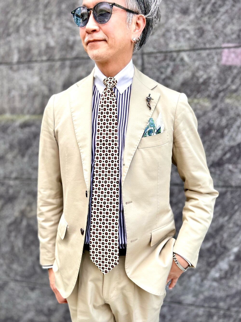 「大人カジュアル、今日のコーデ、サングラス」｜「BRILLA per il gustoのアイテム（セットアップ、ベージュ系）」を使った、pipimarさん（メンズ・170cm）の夏コーディネートの1枚目の写真