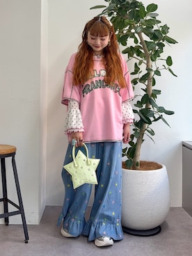 「HELLO.SANFRANCISCO（ハローサンフランシスコ）の【HELLO.SANFRANCISCO】裾フリル星柄刺繍デニム（デニムパンツ、ブルー系）」を使った、ひまさん（レディース・153cm）の夏コーディネート