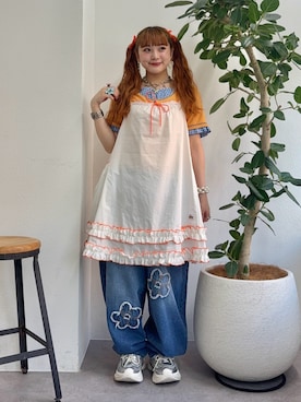 「HELLO.SANFRANCISCO（ハローサンフランシスコ）の【HELLO.SANFRANCISCO】シャーリングフリルメロウチュニック（チュニック、ホワイト系）」を使った、ひまさん（レディース・153cm）の夏コーディネート