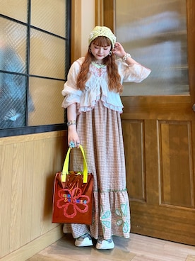 「HELLO.SANFRANCISCO（ハローサンフランシスコ）の【HELLO.SANFRANCISCO】フラワーカットシャーリングワンピ（ワンピース、オレンジ系）」を使った、ひまさん（レディース・153cm）の夏コーディネート