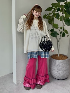 「HELLO.SANFRANCISCO（ハローサンフランシスコ）の【HELLO.SANFRANCISCO】花柄プリントワッフルヘンリーTEE（Tシャツ/カットソー、ホワイト系）」を使った、ひまさん（レディース・153cm）の秋コーディネート