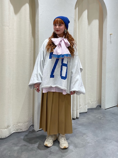 【美品】etsinta リメイクフリルスウェット セール】【etsinta】リメイクフリルオーバースウェット（Tシャツ