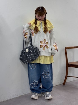 「HELLO.SANFRANCISCO（ハローサンフランシスコ）の【HELLO.SANFRANCISCO】フラワーコード刺繍ボリュームデニム（デニムパンツ、ブルー系）」を使った、ひまさん（レディース・153cm）の秋コーディネート