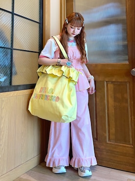 「HELLO.SANFRANCISCO（ハローサンフランシスコ）の【HELLO.SANFRANCISCO/ハローサンフランシスコ】フリル刺繍BIGトートバッグ（トートバッグ、イエロー系）」を使った、ひまさん（レディース・153cm）の夏コーディネート