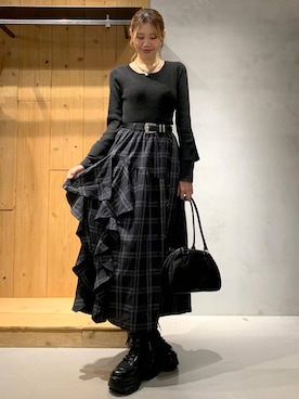 「PAGEBOY（ページボーイ）のラインフリンジティアードスカート/フリルスカート【ウエストゴム・ストレスフリー】（スカート）」を使った、hIkarIさん（レディース・168cm）の秋コーディネート