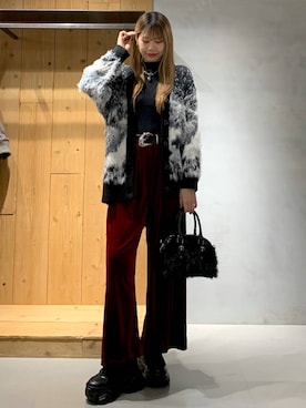 「アイテム（パンツ、レッド系）」を使った、hIkarIさん（レディース・168cm）の秋コーディネート