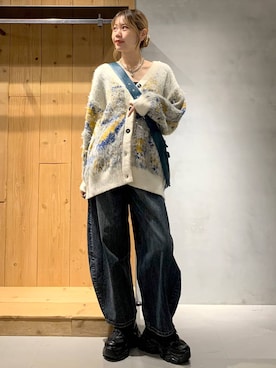 「PBLIM（ページボーイリム）の《UNISEX》スラブブリーチデニム（デニムパンツ）」を使った、hIkarIさん（レディース・168cm）の秋コーディネート