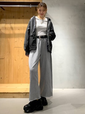 「PAGEBOY（ページボーイ）のサイドタックルーズウラケパンツ/イージーパンツ【4color・2size】（スウェットパンツ）」を使った、hIkarIさん（レディース・168cm）の秋コーディネート