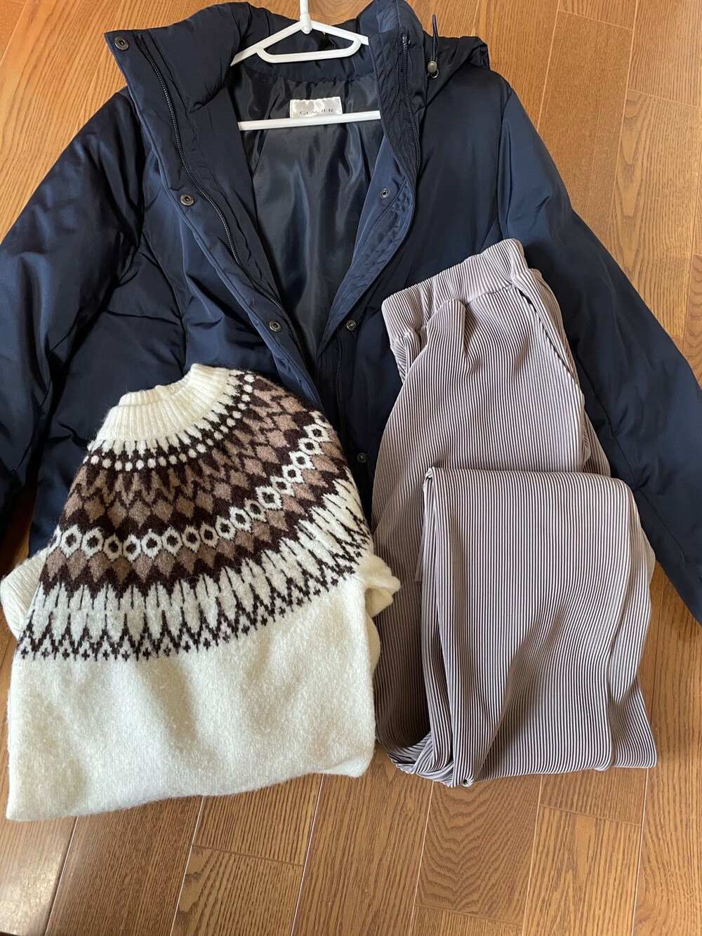 「おしゃれさんと繋がりたい、低身長、クリスマスに着たい服、冬アウター、マイベストコーデ2021」｜「earth music&ecologyのアイテム（ニット/セーター、ベージュ系）」を使った、konomiiさん（レディース・153cm）の冬コーディネートの1枚目の写真