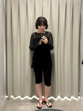 「KBF(ケイビーエフ)のベロアキャミソールSETシアートップス(Tシャツ/カットソー、ブラック系)」を使った、manaさん(レディース・159cm)の秋コーディネート