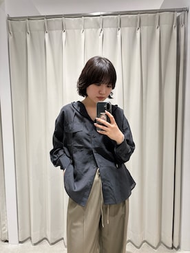 「SENSE OF PLACE by URBAN RESEARCH（センスオブプレイスバイアーバンリサーチ）のシアーフーディシャツ（シャツ/ブラウス、ブラック系）」を使った、manaさん（レディース・159cm）の春コーディネート