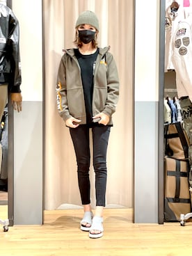 「AVIREX（アヴィレックス）のアイテム（その他）」を使った、tomocoroさん（レディース・166cm）の夏コーディネート