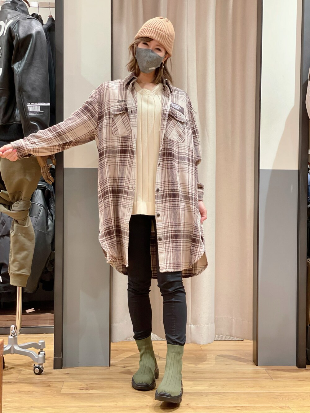 「ワンピース、ビッグシルエット、AVIREX、パンツスタイル、ootd、シンプルコーデ、シャツスタイル、オトナカジュアル、AVIREXBelle、いいね、save、フォローお願いします🤑」｜「AVIREXのコットン ワッチ キャップ / COTTON WATCH CAP / アヴィレックス / AVIREX（ニットキャップ/ビーニー、ブラウン系）」を使った、tomocoroさん（レディース・166cm）の夏コーディネートの1枚目の写真