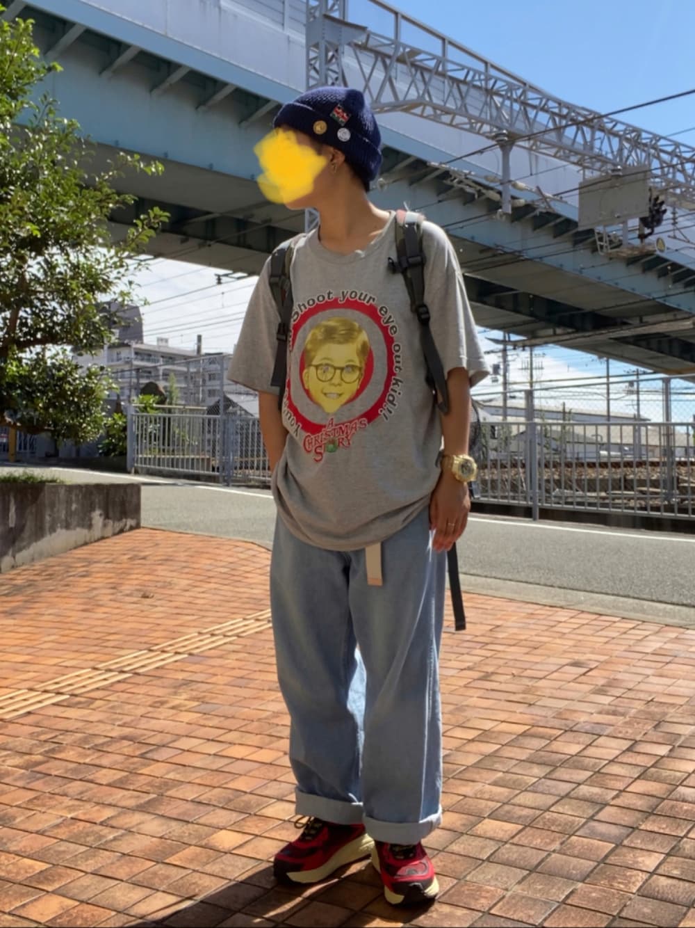 「ごつめスニーカー、ストリート服が好き、終わるな、夏」｜「HI-TECのアイテム（スニーカー、レッド系）」を使った、めーどいんさん（レディース・151cm）の秋コーディネートの1枚目の写真