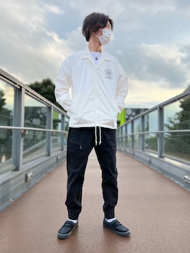 「AVIREX（アヴィレックス）のアイテム（スリッポン）」を使った、SHINさん（メンズ・176cm）の秋コーディネート