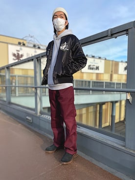「パーカー」｜「アイテム（スカジャン）」を使った、SHINさん（メンズ・176cm）の冬コーディネート