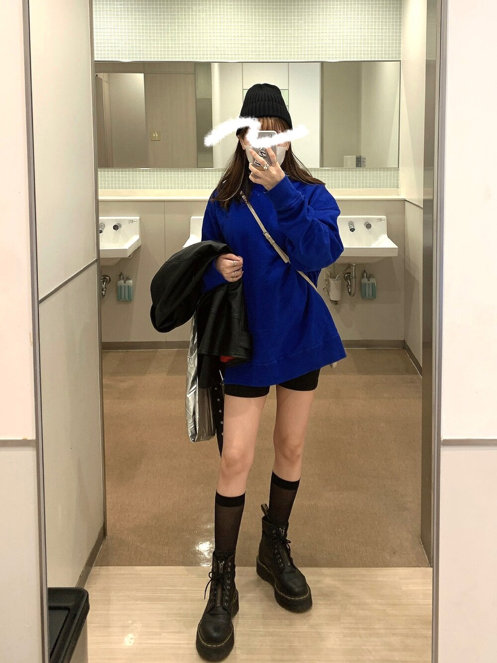 SLYのアイテムを使った「バイカーパンツ」の人気ファッション