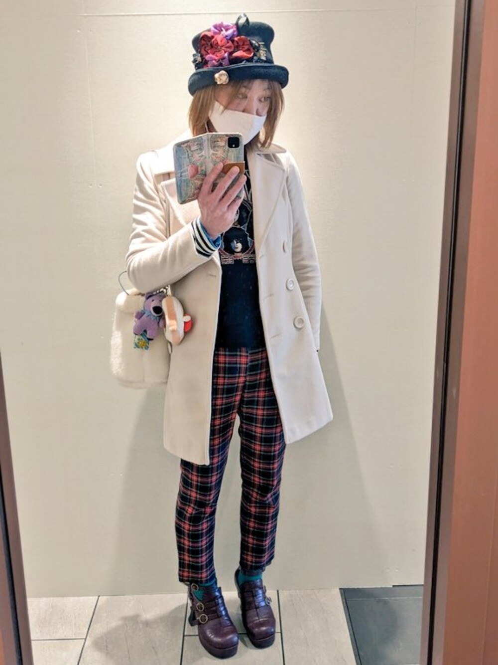 「カジュアルコーデ、休日コーデ、rock、お洒落さんとつながりたい、LGBT、MTF」｜「OZZ ONESTEのアイテム（ブーツ、レッド系）」を使った、ななお(七緒)さん（レディース・169cm）の春コーディネートの1枚目の写真