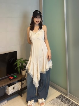 「UNIQLO（ユニクロ）のアイテム（デニムパンツ、ブルー系）」を使った、ながいゆなさん（レディース・160cm）の夏コーディネート