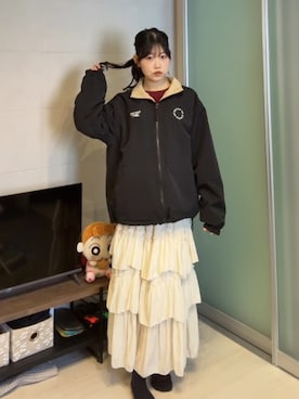 「earth music&ecology（アースミュージックアンドエコロジー）のアイテム（スカート、ホワイト系）」を使った、ながいゆなさん（レディース・160cm）の春コーディネート