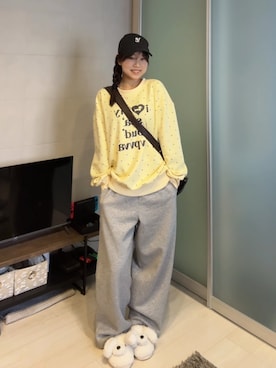 「アイテム（スウェットパンツ）」を使った、ながいゆなさん（レディース・160cm）の秋コーディネート