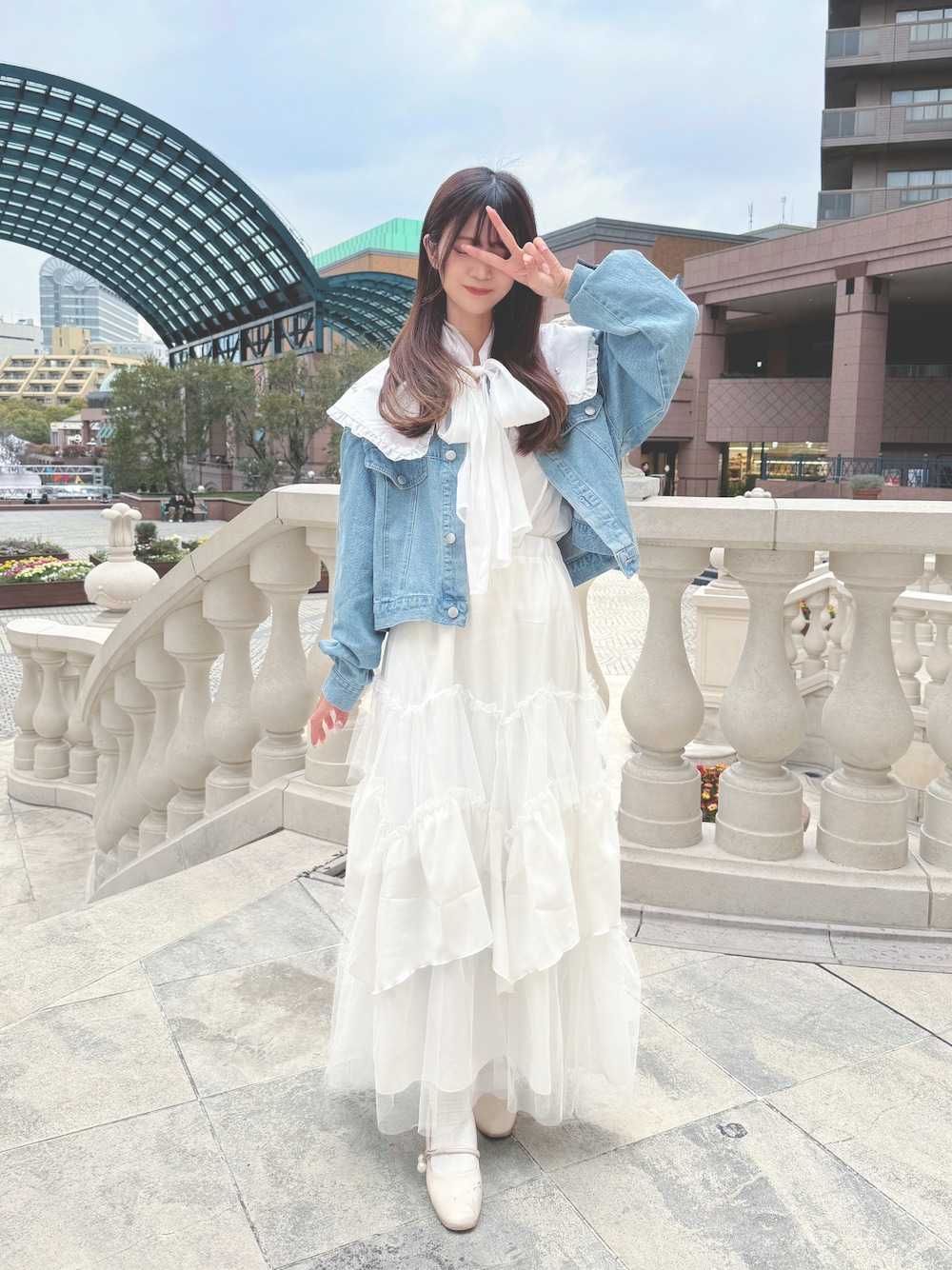 「春服コーデ」｜「GRLのアイテム（スカート、ホワイト系）」を使った、眞白ありすさん（レディース・157cm）の春コーディネートの1枚目の写真