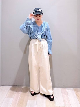 「LEPSIM（レプシィム）のベルトバックルクッションサンダル　638815（サンダル、ブラック系）」を使った、ayaka_lepsimさん（レディース・158cm）の春コーディネート