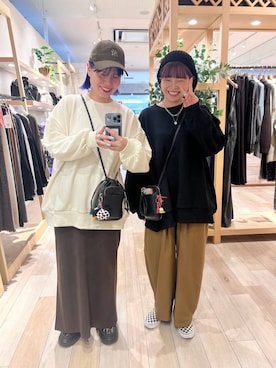 「アイテム（その他パンツ、イエロー系）」を使った、ayaka_lepsimさん（レディース・158cm）の秋コーディネート