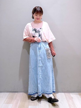 「LEPSIM（レプシィム）のレースペチデニムスカート　1023268（デニムスカート、ブルー系）」を使った、ayaka_lepsimさん（レディース・158cm）の夏コーディネート