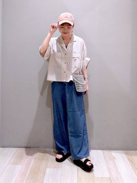 「LEPSIM（レプシィム）のスースーデニムストレートパンツ　637621（デニムパンツ、ブルー系）」を使った、ayaka_lepsimさん（レディース・158cm）の春コーディネート