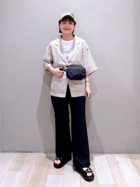 「LEPSIM（レプシィム）のベルトバックルクッションサンダル　638815（サンダル、ブラック系）」を使った、ayaka_lepsimさん（レディース・158cm）の春コーディネート