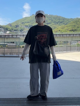 「LEPSIM（レプシィム）のフェイクレザースクエアショルダー　573177（ショルダーバッグ、ブラック系）」を使った、ayaka_lepsimさん（レディース・158cm）の春コーディネート