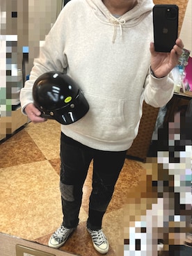「アイテム（パーカー、ホワイト系）」を使った、円遊さん（メンズ・174cm）の春コーディネート