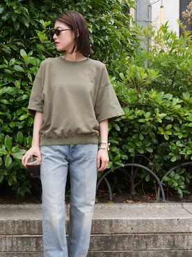 「URBAN RESEARCH（アーバンリサーチ）のHAIKURE　WINNY DIRTY CELESTIAL（デニムパンツ、ブルー系）」を使った、萌桃さん（レディース・165cm）の夏コーディネート