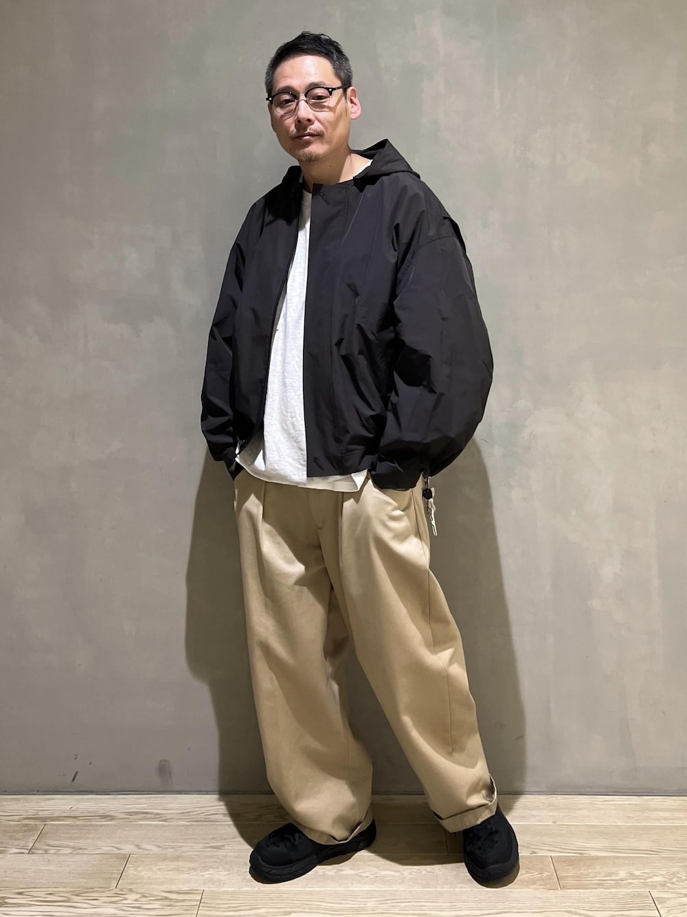「AMOMENTO、ヘインズ、ビオトープ、アモーメント、Hanes for BIOTOP、Hanes、BIOTOP、ADAM ET ROPÉ、HOMME、カジュアル、大人カジュアル、レイヤード、春、春コーデ、春ファッション」｜「HANESの【Hanes for BIOTOP】ORGANIC PREMIUM COTTON THERMAL CREW NECK PULLOVER/UNISEX（Tシャツ/カットソー、ホワイト系）」を使った、takashi.nさん（メンズ・176cm）の春コーディネートの1枚目の写真